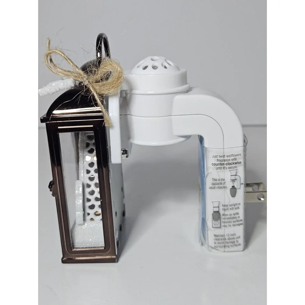 Bath Body Works Gingerbread Christmas House Lantern Wallflower Plug Nightlight